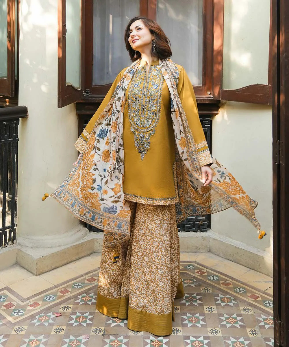 gulbahar_dhanak_3Pc_Winter_ladies_collection_zaroonfashion_2