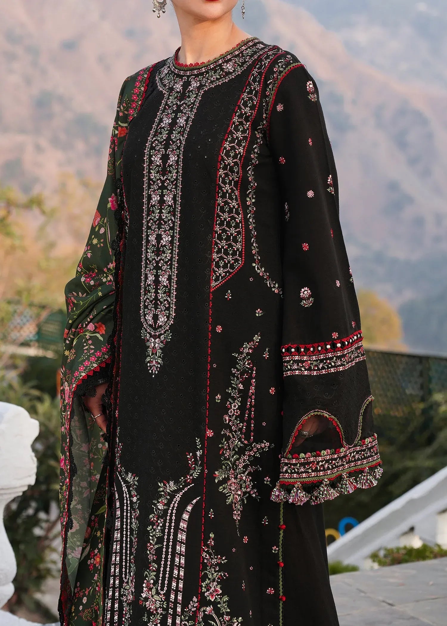 reha_dhanak_3Pc_Winter_ladies_collection_zaroonfashion_3