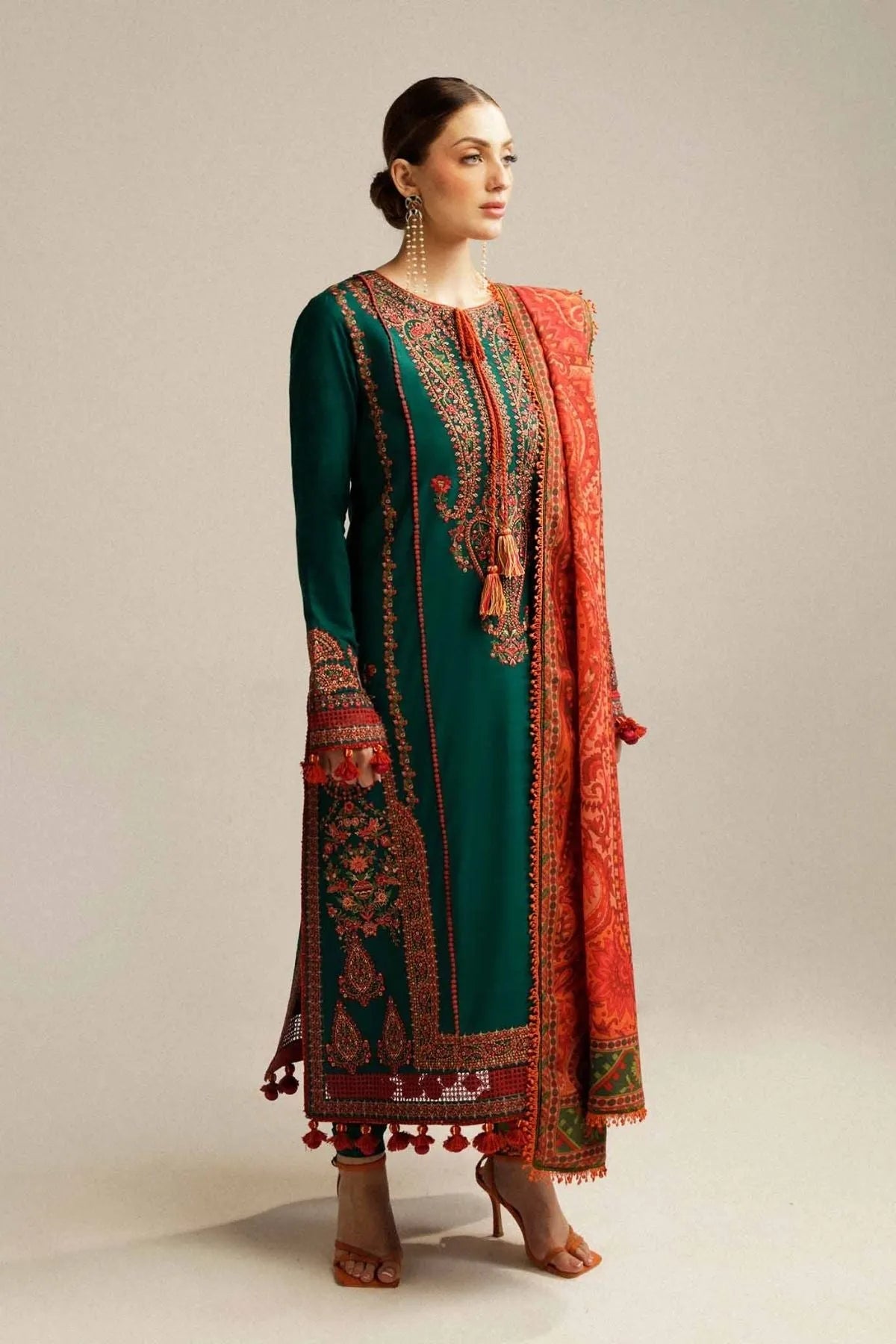 zareen_dhanak_3Pc_Winter_ladies_collection_zaroonfashion_4