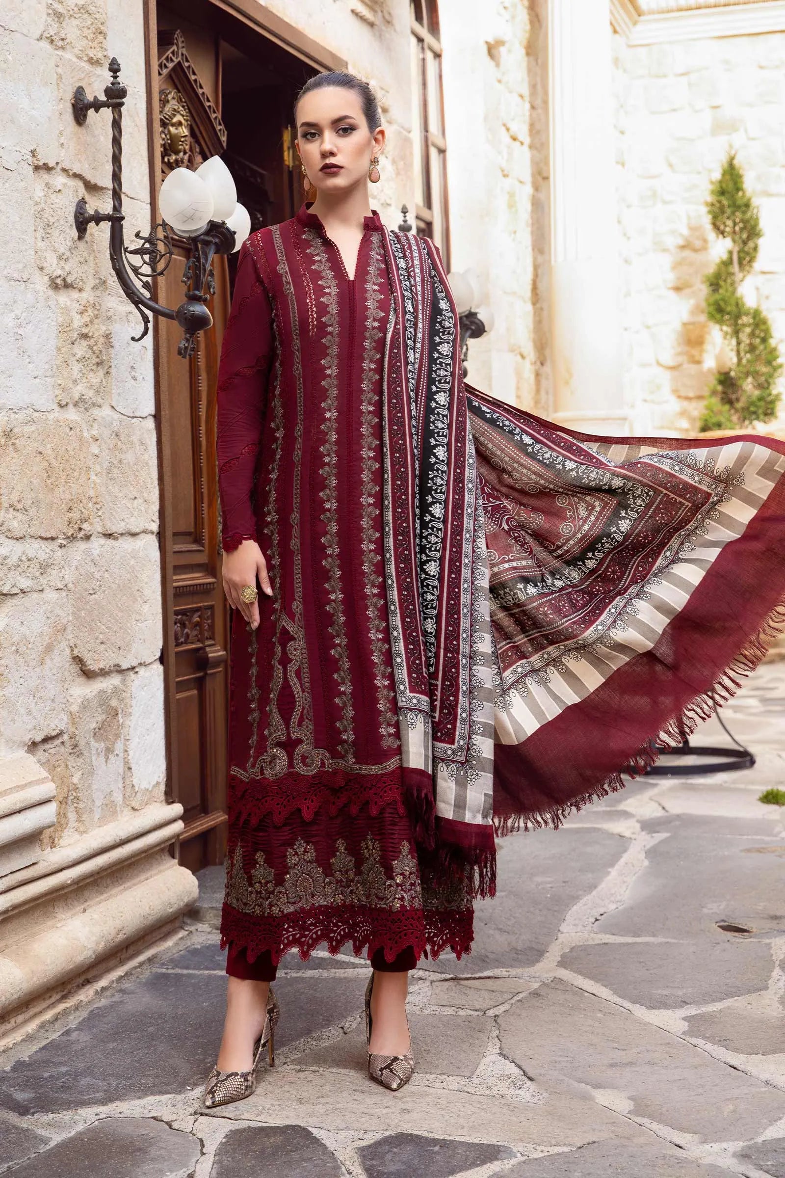 nilofer_dhanak_3Pc_Winter_ladies_collection_zaroonfashion_4